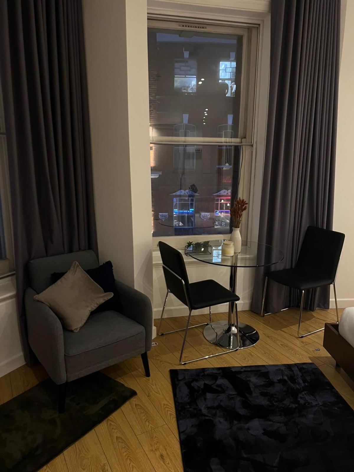 Tranquil 1 Bedroom Retreat In Piccadilly Vr4 London Eksteriør billede