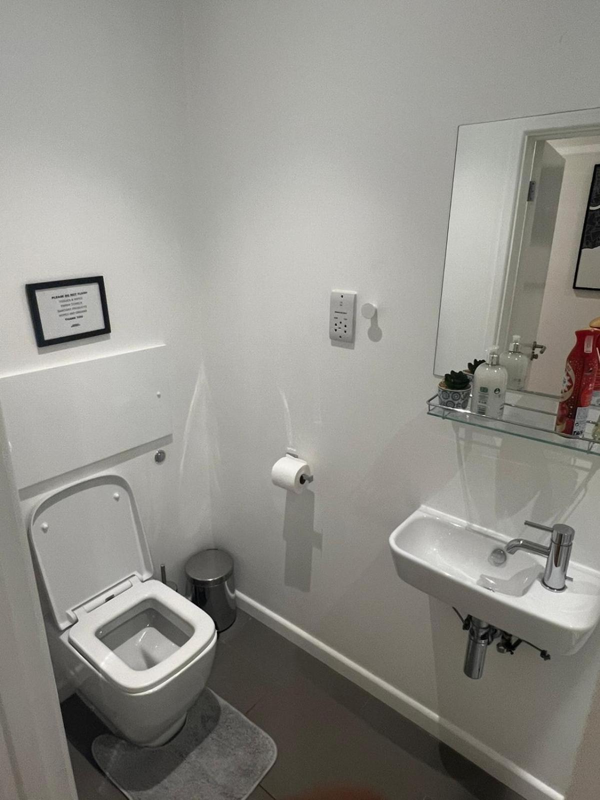 Tranquil 1 Bedroom Retreat In Piccadilly Vr4 London Eksteriør billede